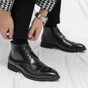 New lace-up short derby boot